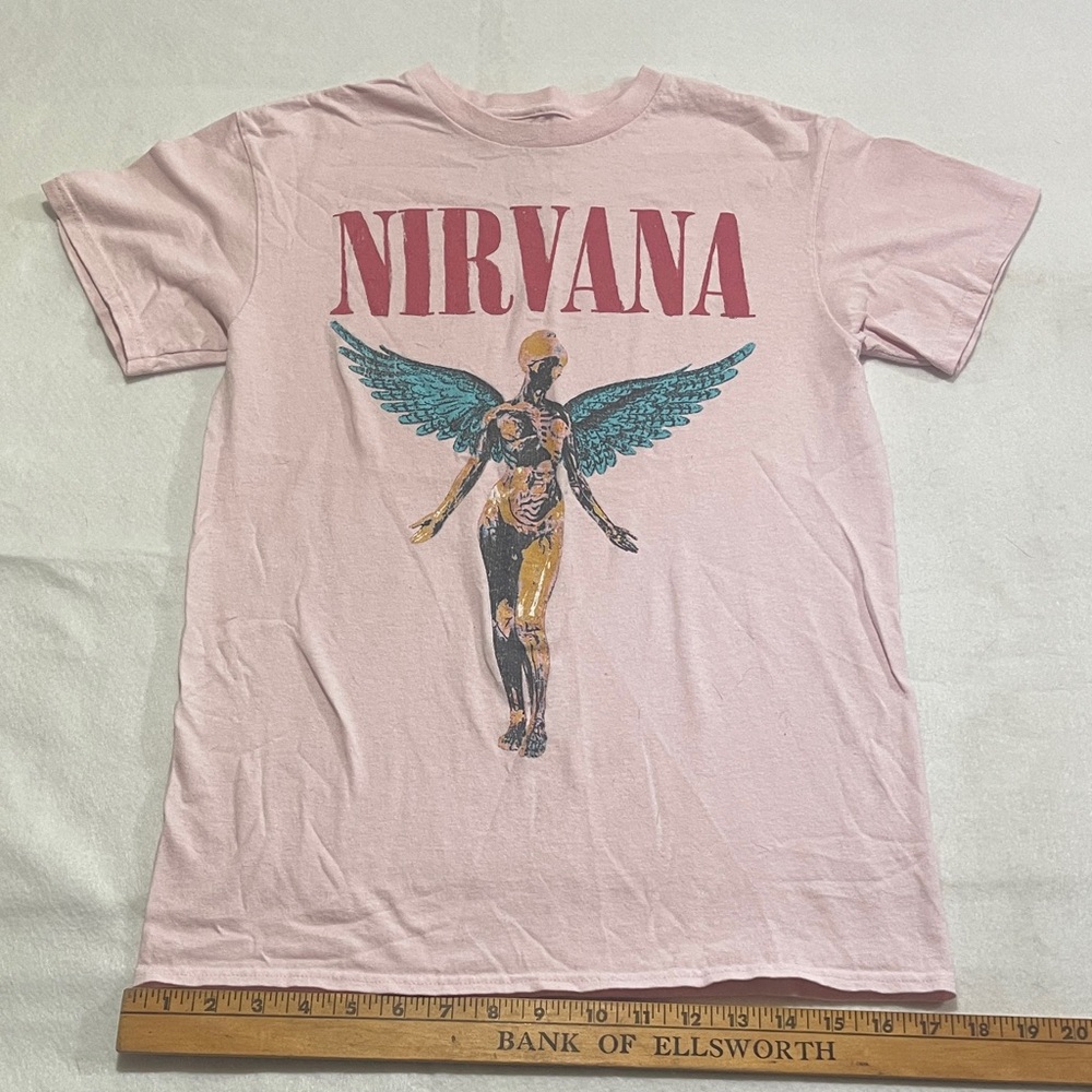 NIRVANA Pink Smiley Face Tee short sleeve size small